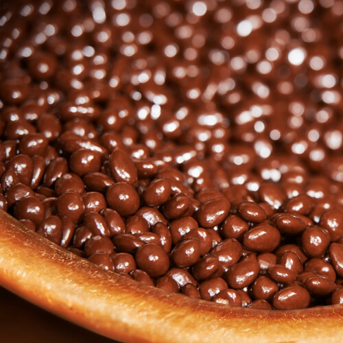 amandes noisettes chocolat au lait valrhona Hover