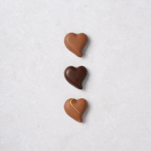 coffret de chocolats en forme de coeur Hover