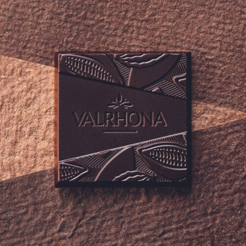plumier carrés de chocolat noir valrhona Hover