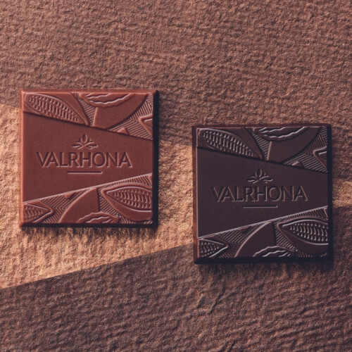 coffret 60 carrés de chocolat noir et lait valrhona Hover