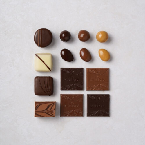 Coffret de chocolats fins variés avec fourreau personnalisable Hover